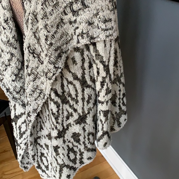 COPY - Lucky Brand gray/black metallic boucle cardigan, S - Picture 5 of 8